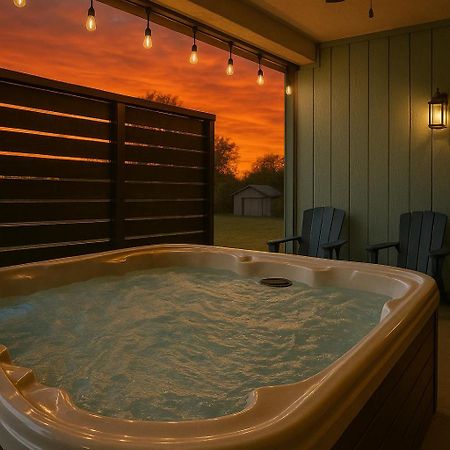 Modern Pigeon Forge Gem Near Dollywood, Gatlinburg & Smokies - 2 Mins To Pkwy & Strip, Hot Tub, Fire Pit, Cable, Hi-Speed Wifi Exterior foto