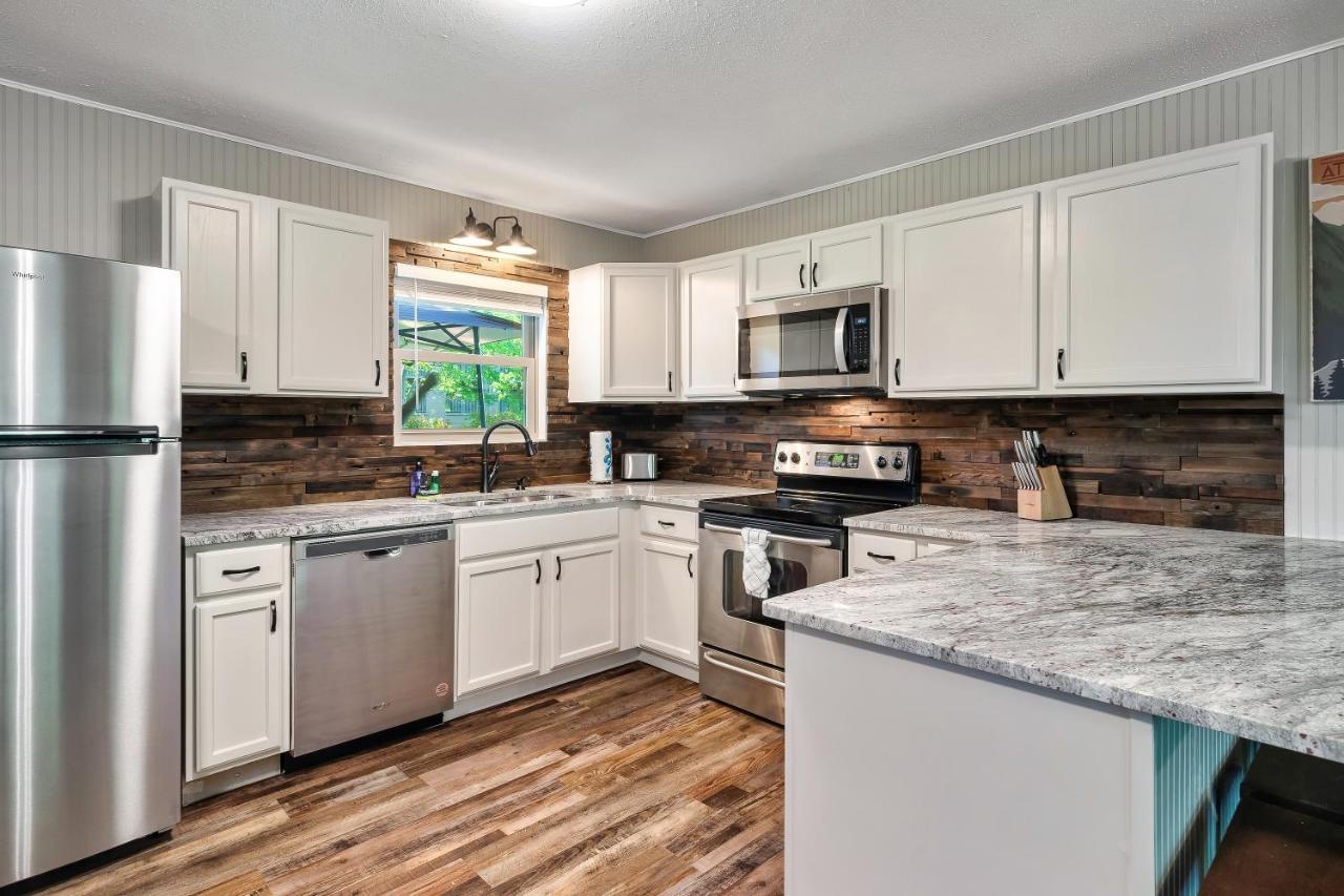 Modern Pigeon Forge Gem Near Dollywood, Gatlinburg & Smokies - 2 Mins To Pkwy & Strip, Hot Tub, Fire Pit, Cable, Hi-Speed Wifi Exterior foto