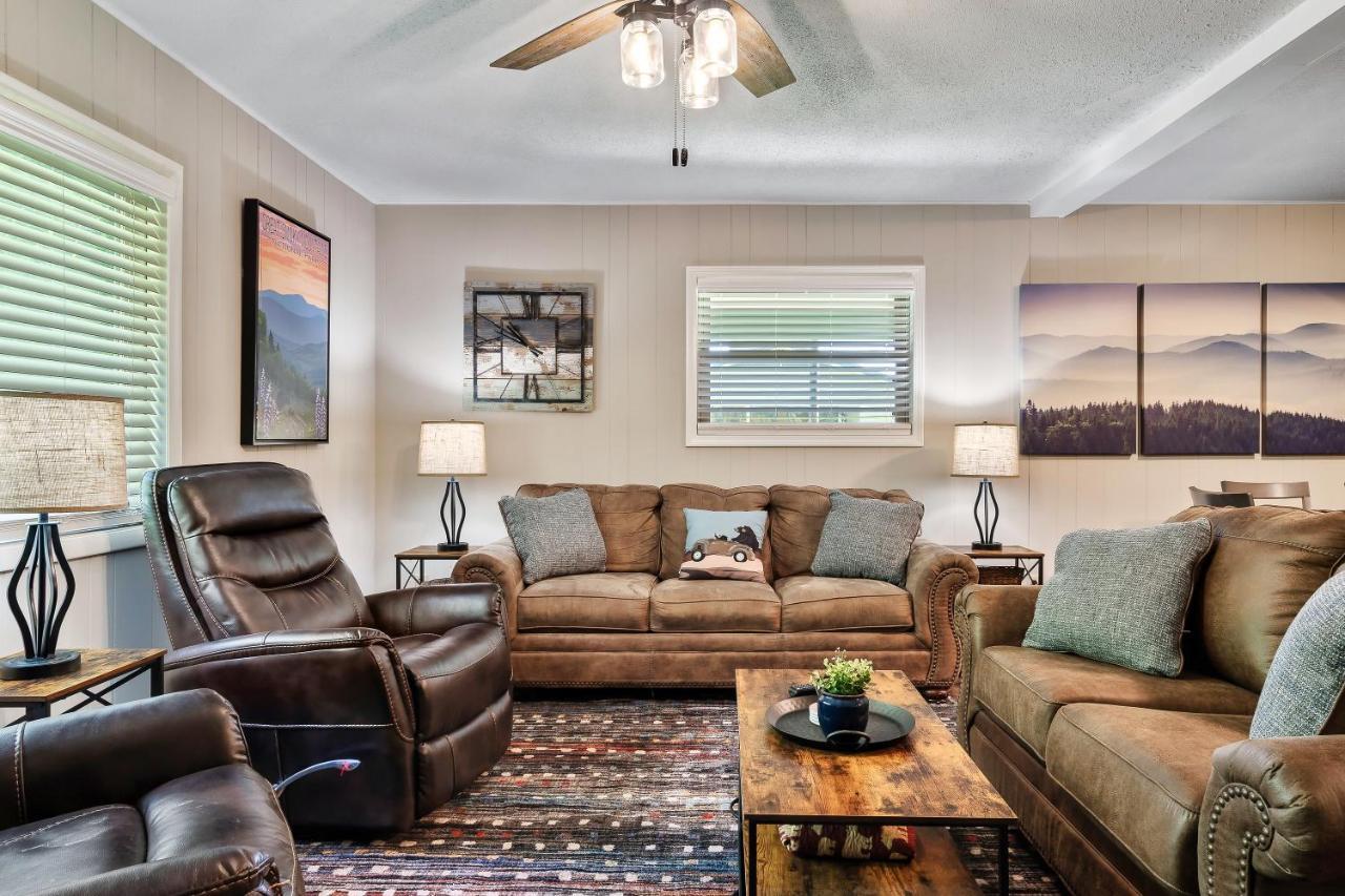 Modern Pigeon Forge Gem Near Dollywood, Gatlinburg & Smokies - 2 Mins To Pkwy & Strip, Hot Tub, Fire Pit, Cable, Hi-Speed Wifi Exterior foto