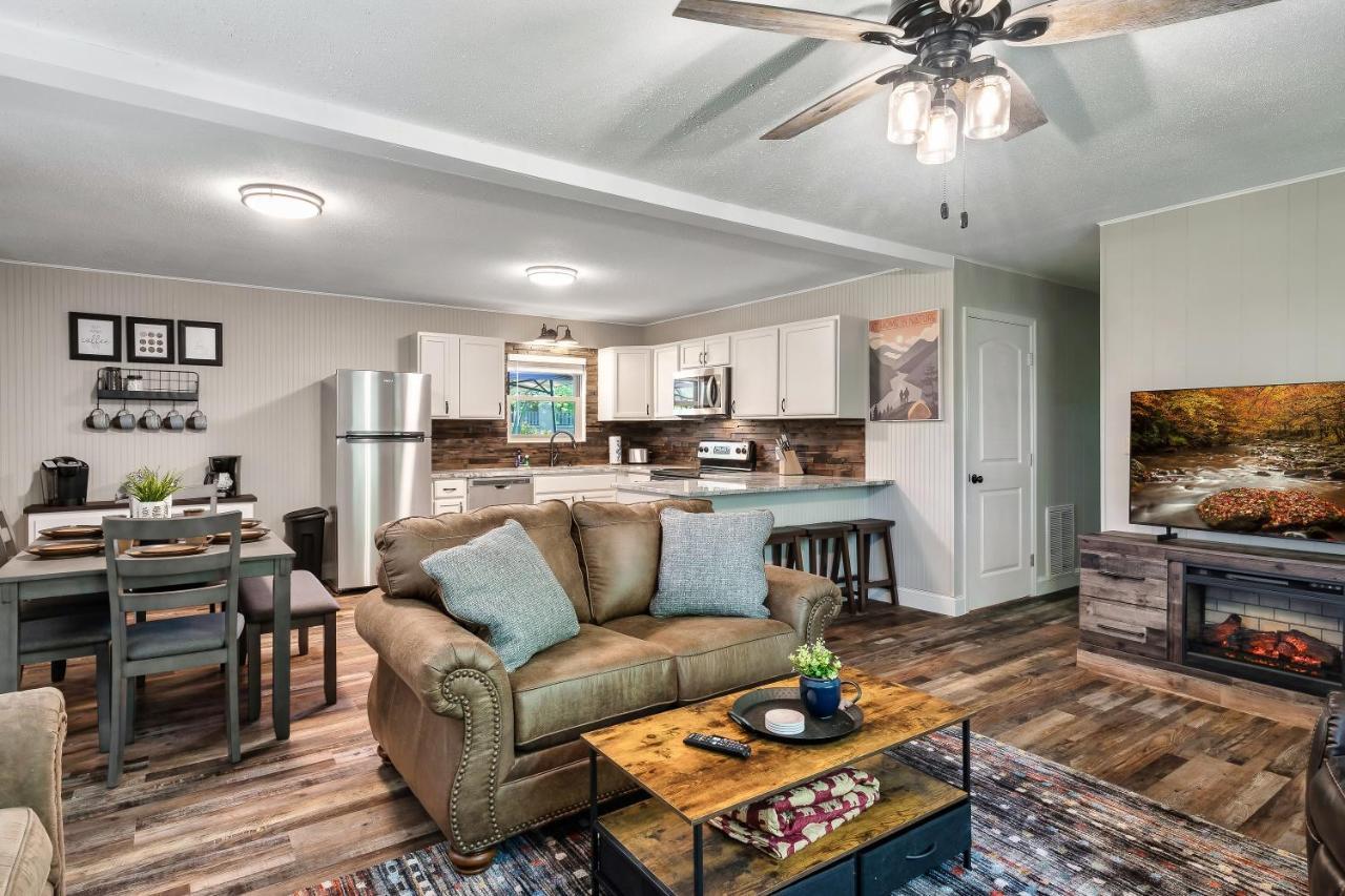 Modern Pigeon Forge Gem Near Dollywood, Gatlinburg & Smokies - 2 Mins To Pkwy & Strip, Hot Tub, Fire Pit, Cable, Hi-Speed Wifi Exterior foto