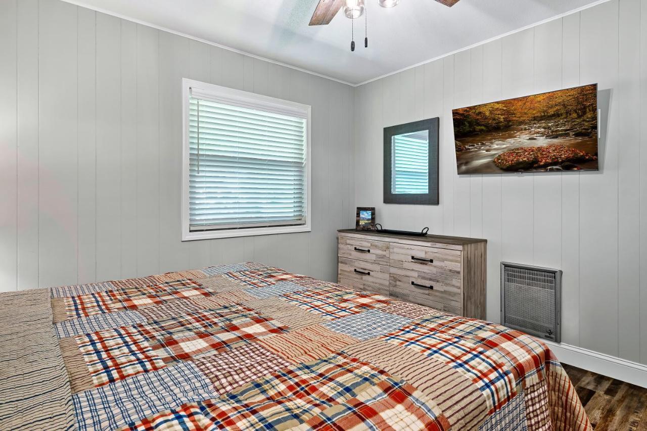 Modern Pigeon Forge Gem Near Dollywood, Gatlinburg & Smokies - 2 Mins To Pkwy & Strip, Hot Tub, Fire Pit, Cable, Hi-Speed Wifi Exterior foto