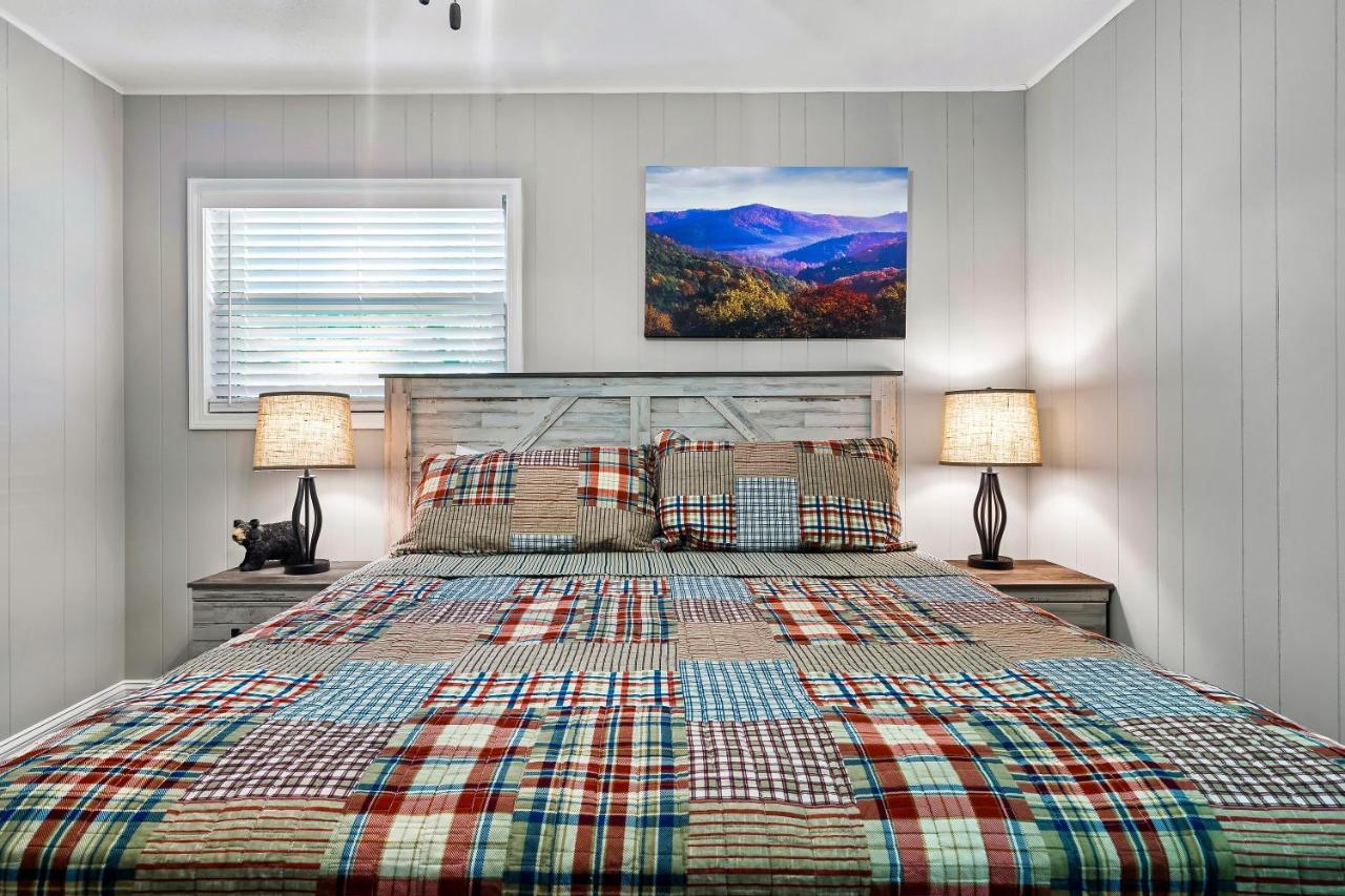 Modern Pigeon Forge Gem Near Dollywood, Gatlinburg & Smokies - 2 Mins To Pkwy & Strip, Hot Tub, Fire Pit, Cable, Hi-Speed Wifi Exterior foto