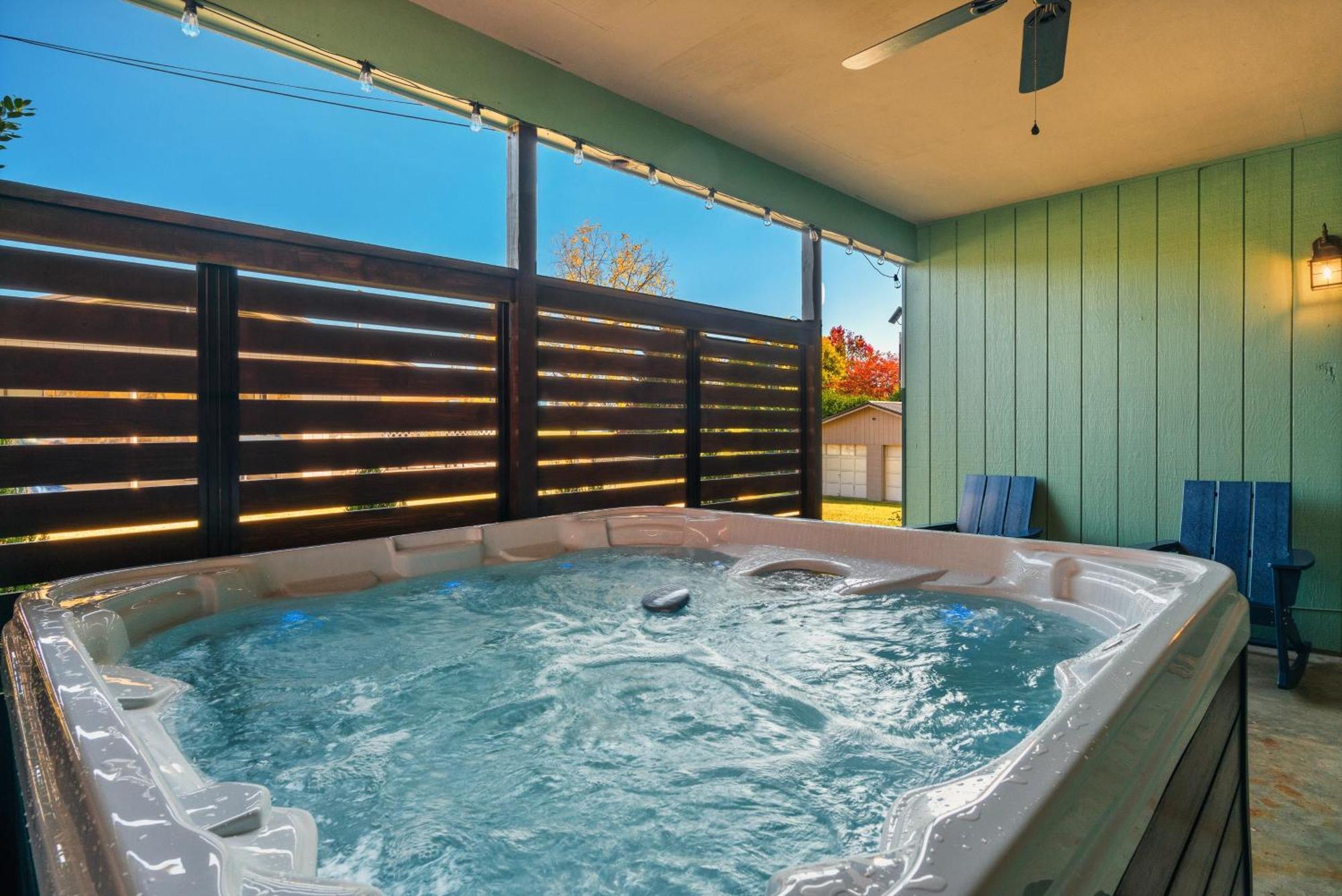 Modern Pigeon Forge Gem Near Dollywood, Gatlinburg & Smokies - 2 Mins To Pkwy & Strip, Hot Tub, Fire Pit, Cable, Hi-Speed Wifi Exterior foto